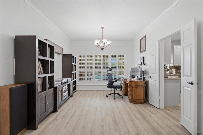 Photo - 4704 Broadmoor Dr