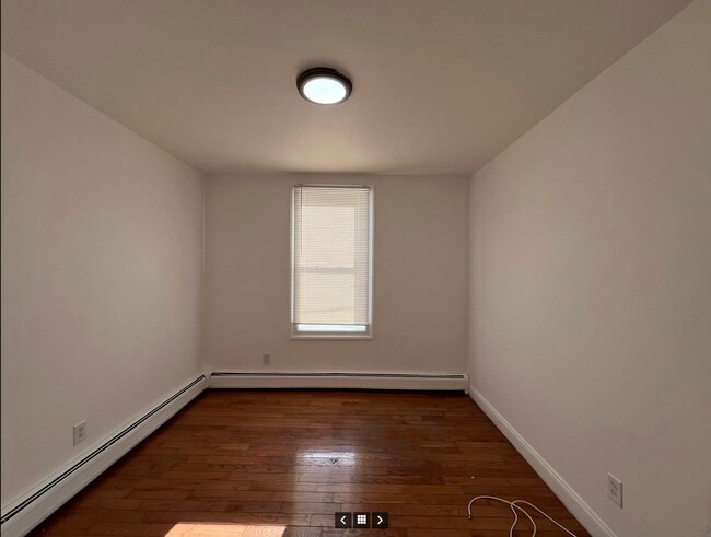 Photo - 21-23-23 E 17th St