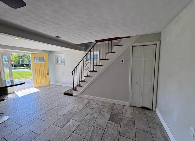 Photo - 122 Linden St