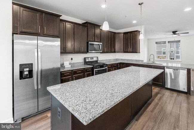 Photo - 6202 Davinci St