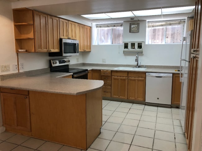 Photo - 652 N 2nd St