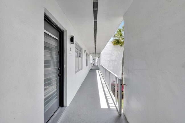Photo - 413 Normandy Ln