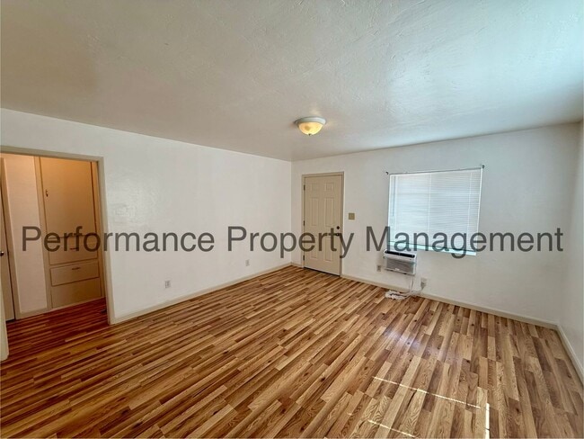 Photo - 720 Woodrow Ave Unit B
