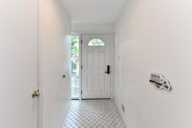 Photo - 2112 Military Rd
