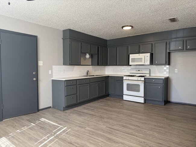 Photo - 1318 25th St