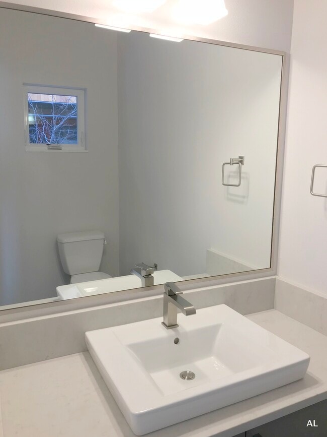 Photo - 3300 NE 65th St Unidad 205