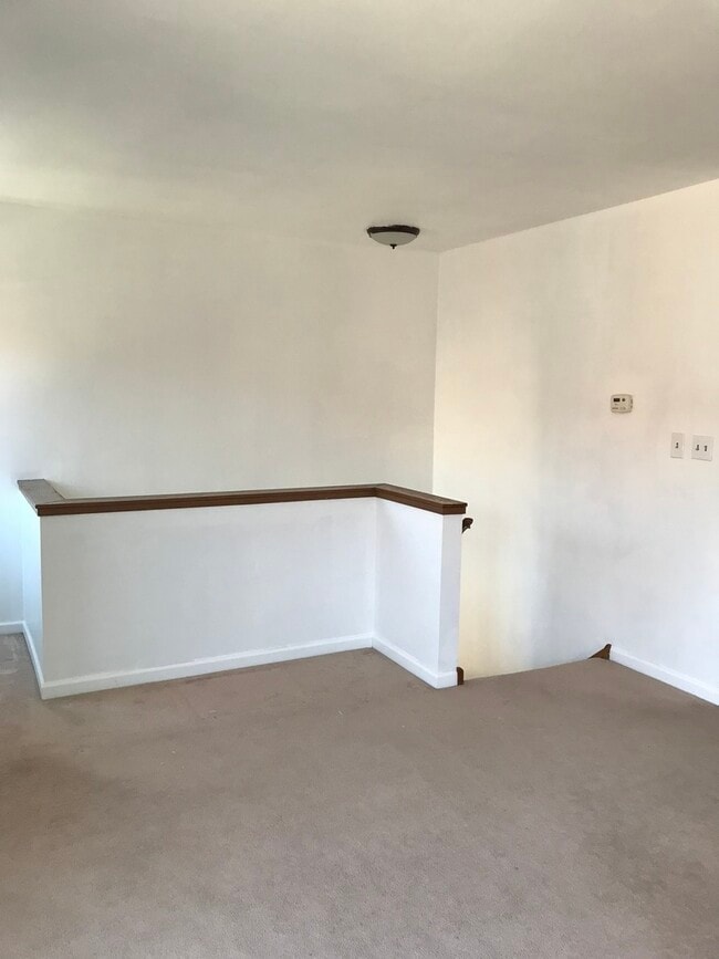 2305 S Stewart Ave Unit F