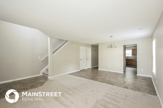 Photo - 520 Abercorn Ct