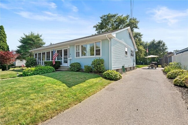 Photo - 9 Woodlund Ave