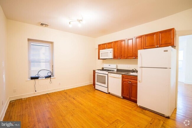 Building Photo - 4244 Spruce St Unit 3R Rental