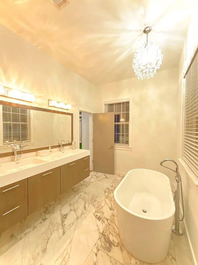 Photo - 2234 St Ann St.