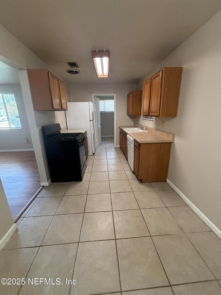 Photo - 2148 Bunting Dr