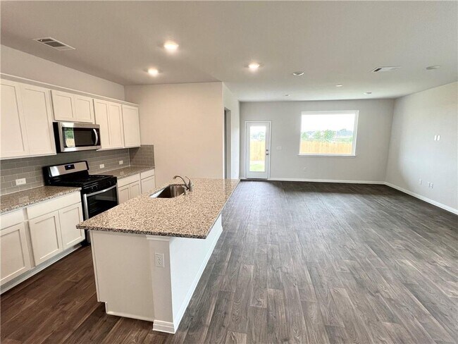 Photo - 105 Brody Ln