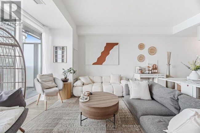 Photo - 575 Bloor St E Unité 2904