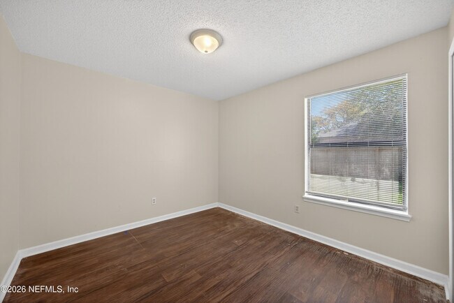 Photo - 13142 Annandale Dr S