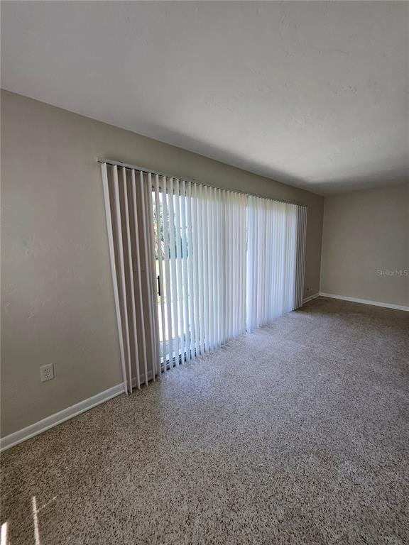 Photo - 2433 Deedra St