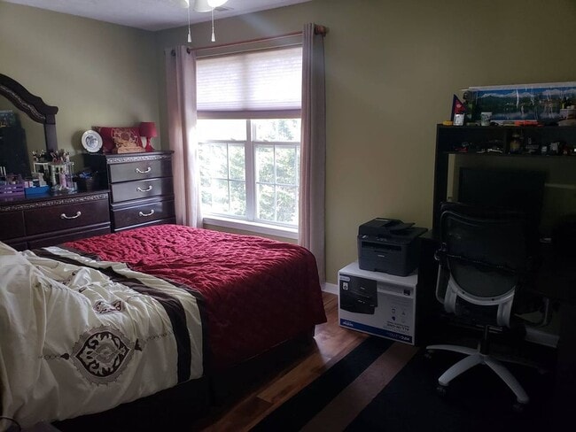 Photo - 12 Oaksylvan Way