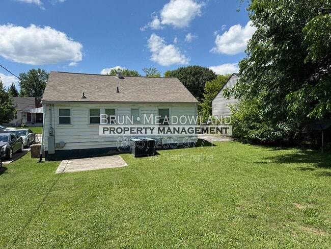 Photo - 2620 Woodbine Ave