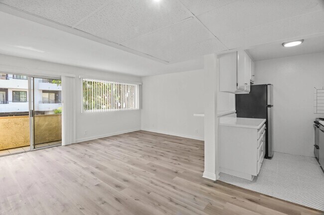 Photo - 1394 Midvale Avenue,