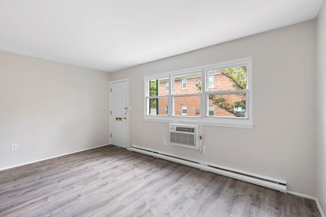 Photo - 39-45 1st St