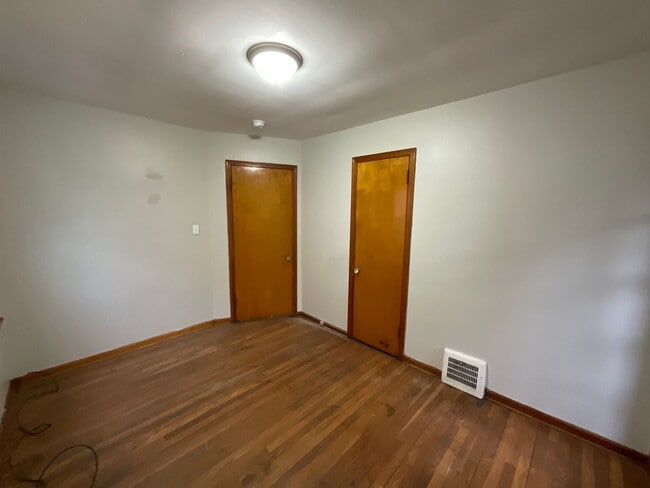 Photo - 11013 Lincoln Ave