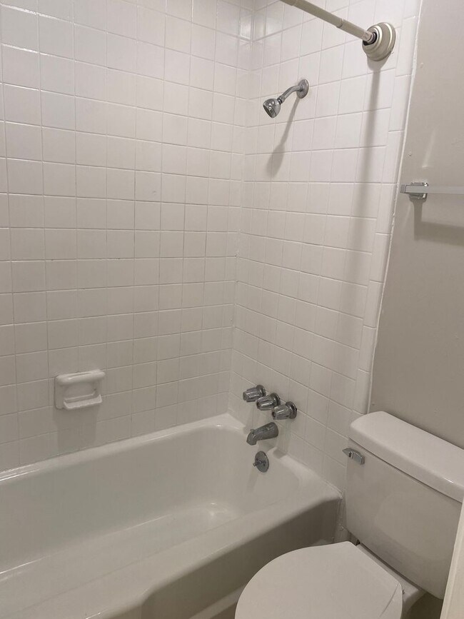 Colony House Apartments - Columbus, MS