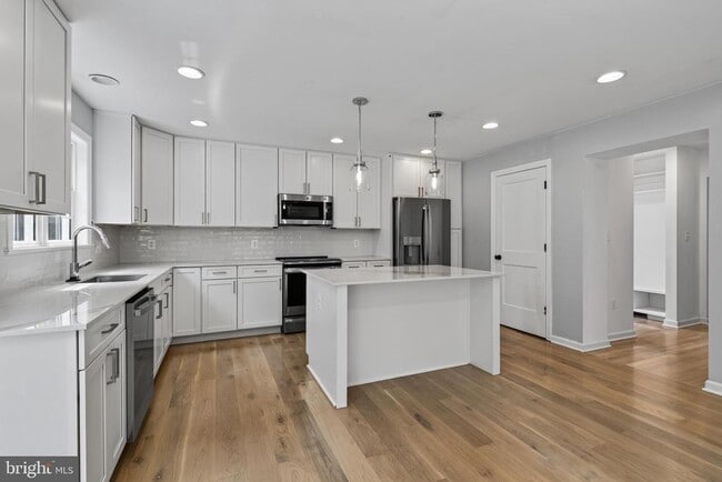 Photo - 6134 11th Rd N