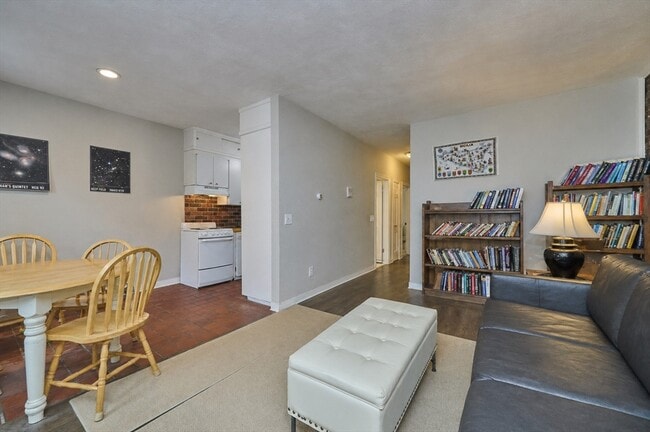Photo - 250 North St Unit 3