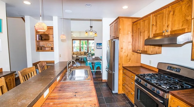Photo - Gorgeous Single Family Home for Rent in Valley West Neighborhood! Near parks and ponds!
