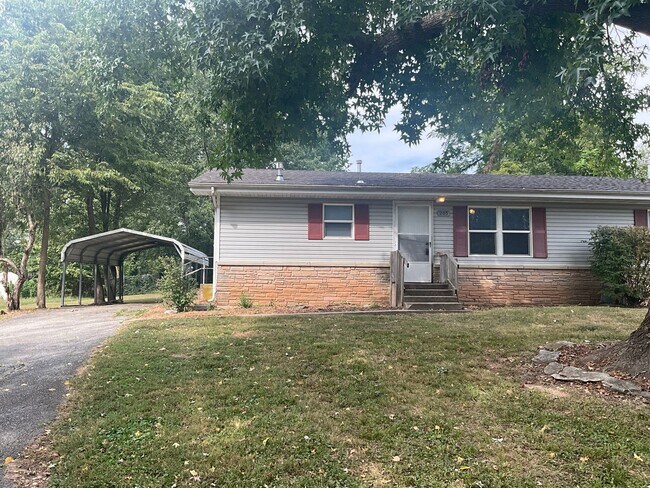 Cute Two Bedroom Duplex in Ozark!! - Cute Two Bedroom Duplex in Ozark!! House