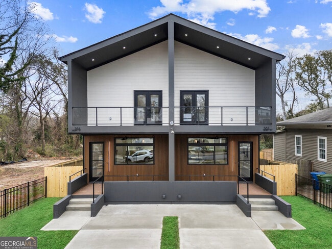 Building Photo - 582 Hope St SW