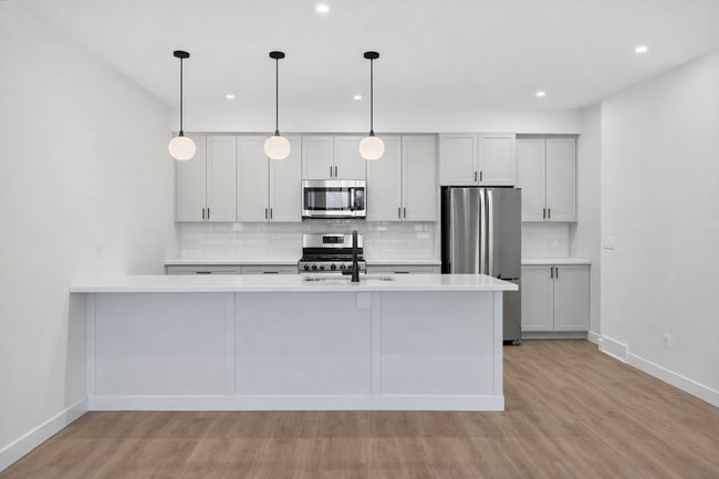 Photo - 10320-10147 147 St NW Unit 10320 Main 3