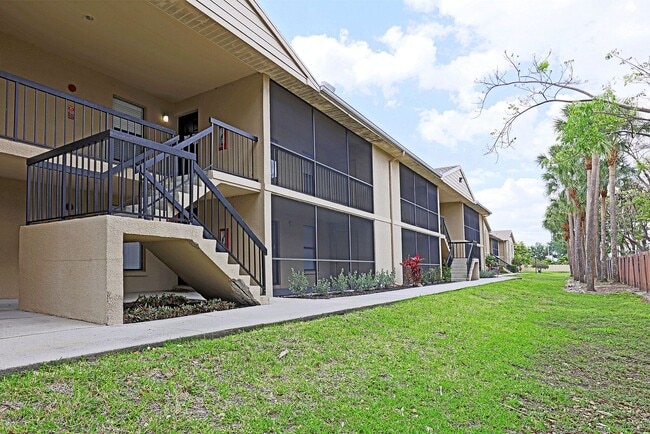 Building Photo - $250 OFF SECOND MONTH RENT AVAILABLE NOW Unit 5307 Summerlin Rd #714 Fort Myers, FL 33919