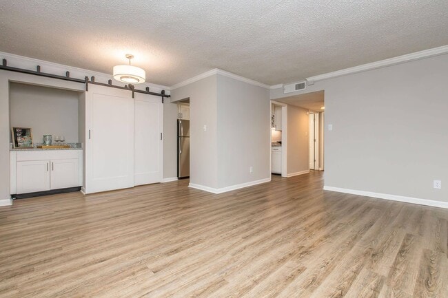 Kingston Pointe Apartments