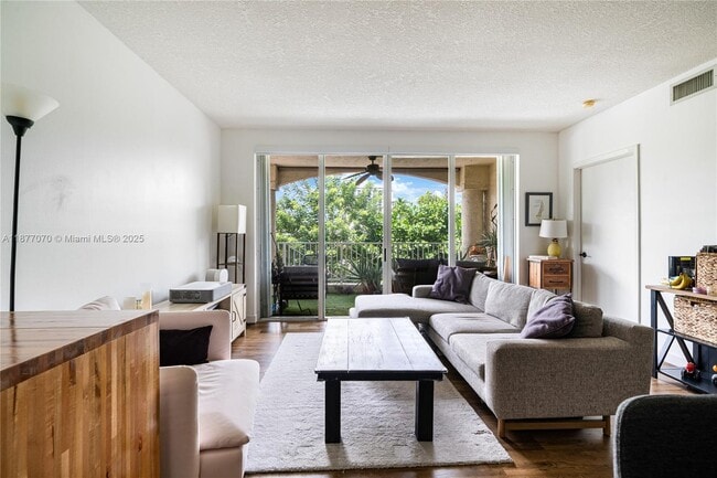 Building Photo - 1824 Brickell Ave Unit 2C Rental