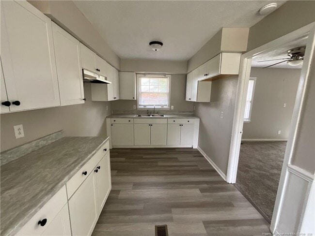 Photo - 1365 Greenock Ave