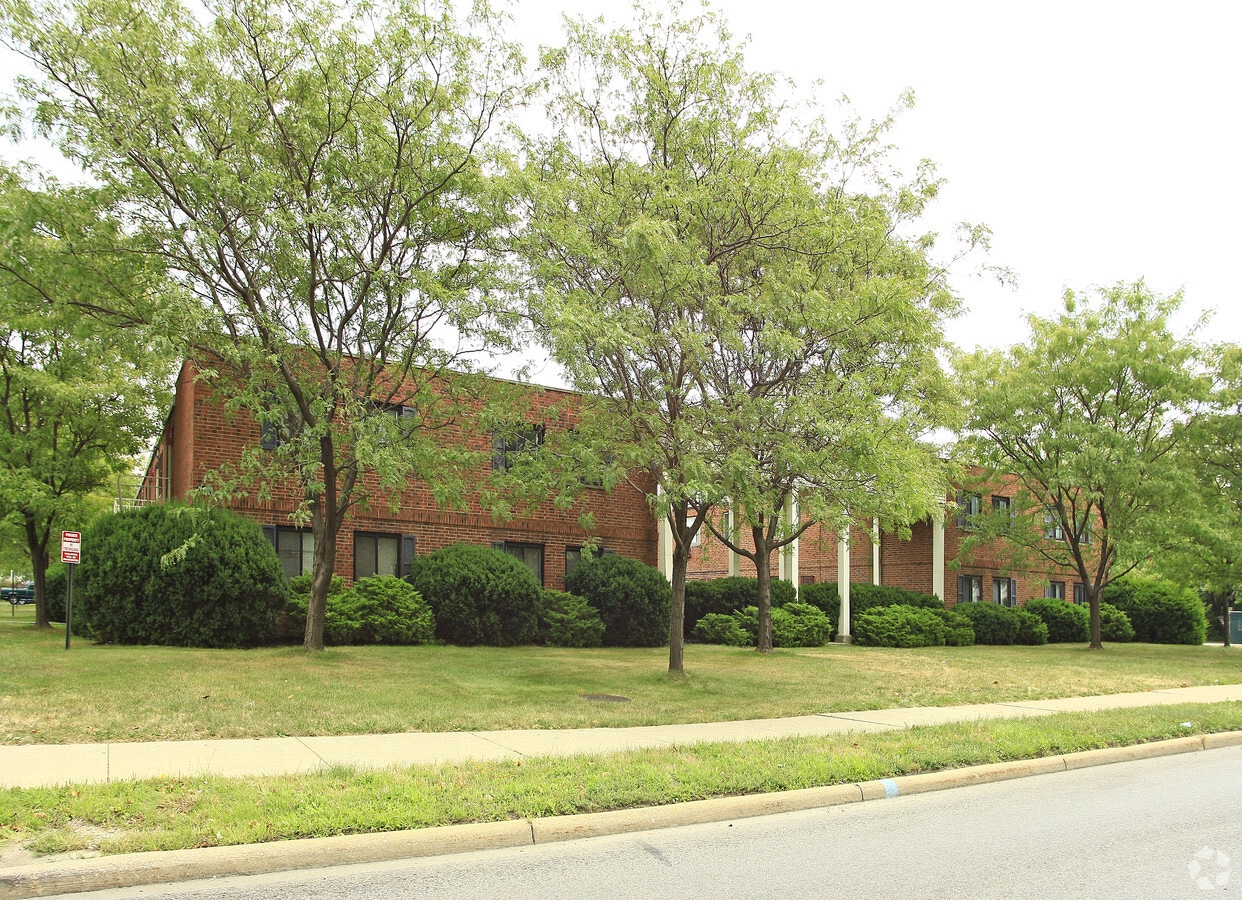 Twin Mark Apartments - Twin Mark Apartments