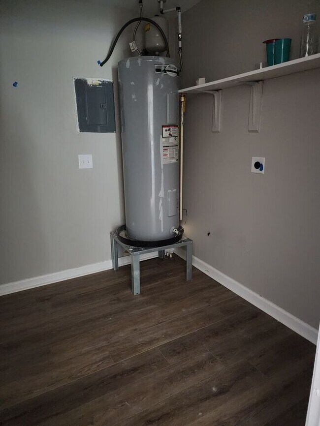 Photo - 6469 Rockford Dr