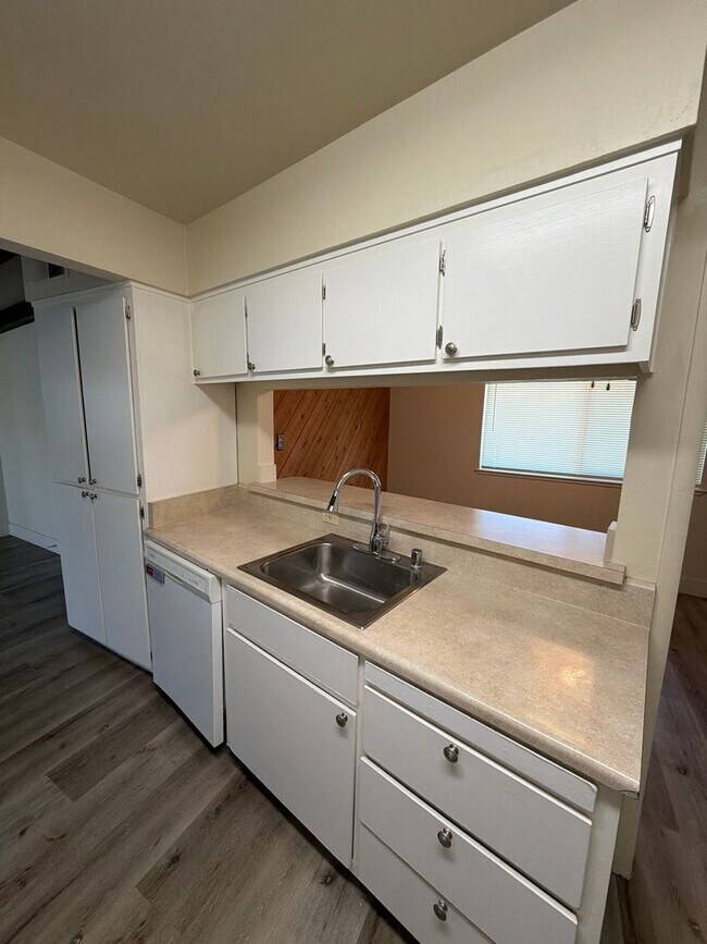 Photo - ADORABLE Arden Arcade 2/1 + Bonus Room!  (Please reference entire ad for viewings)