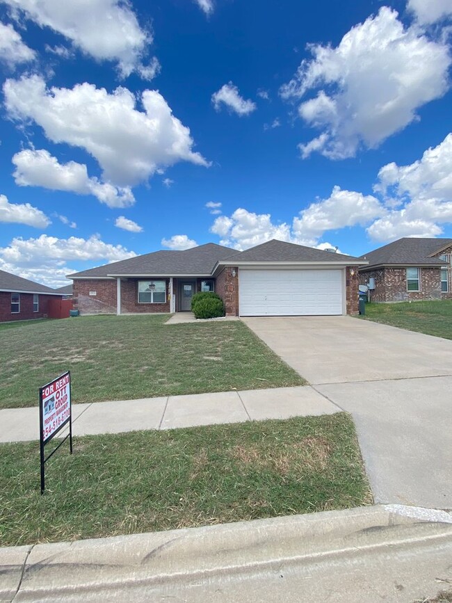 Lovely 4 bedroom 2 bath home located in qu... - Lovely 4 bedroom 2 bath home located in qu...