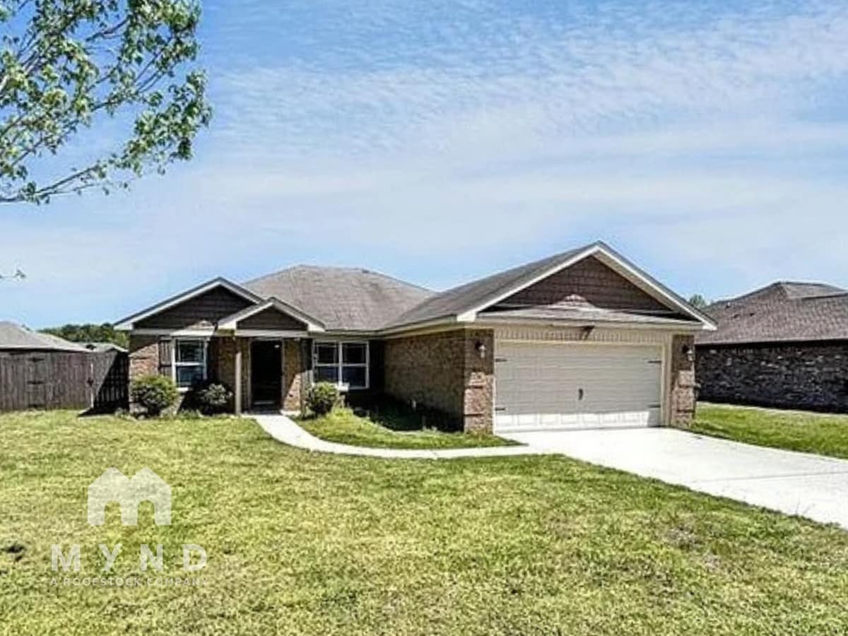 Photo - 105 Hunter Way