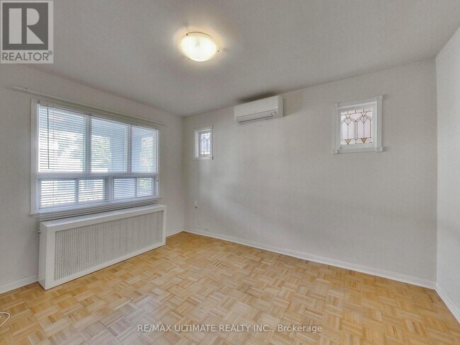 Photo - 1652 Dufferin St Unit Main