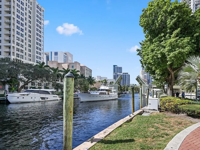 Photo - 347 N New River Dr E Unit 301