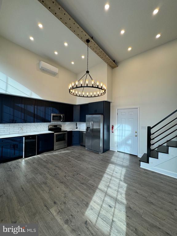 Building Photo - 13 N 4th Ave Unit 6