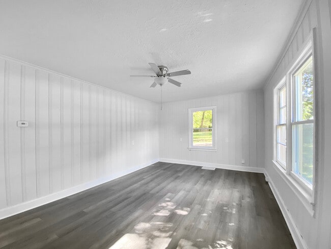 Photo - 3341 S Sterling Ave