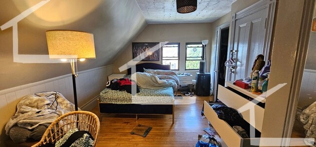 Photo - Check out this 2 bed in Allston.... Sept 1st Move in!!