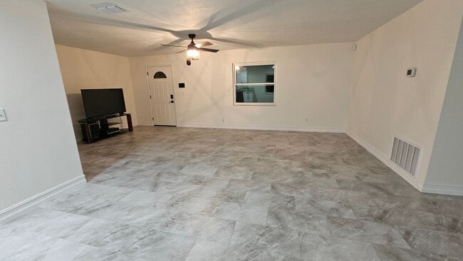 Photo - 741 Fairhaven St NE