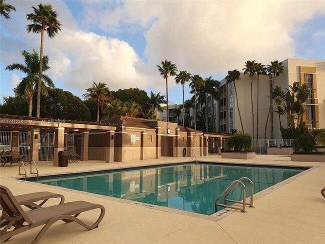 Building Photo - 9755 NW 52nd St Unit 502