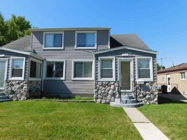 Building Photo - Private Entry Duplex Near Lake St Clair