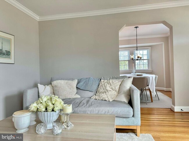 Building Photo - 1228 N Stuart St